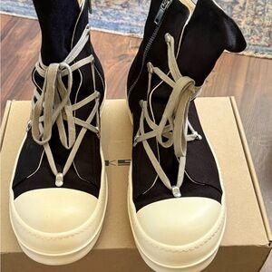 RICK OWENS DRKSHDW
Black Porterville Hexa Sneakers